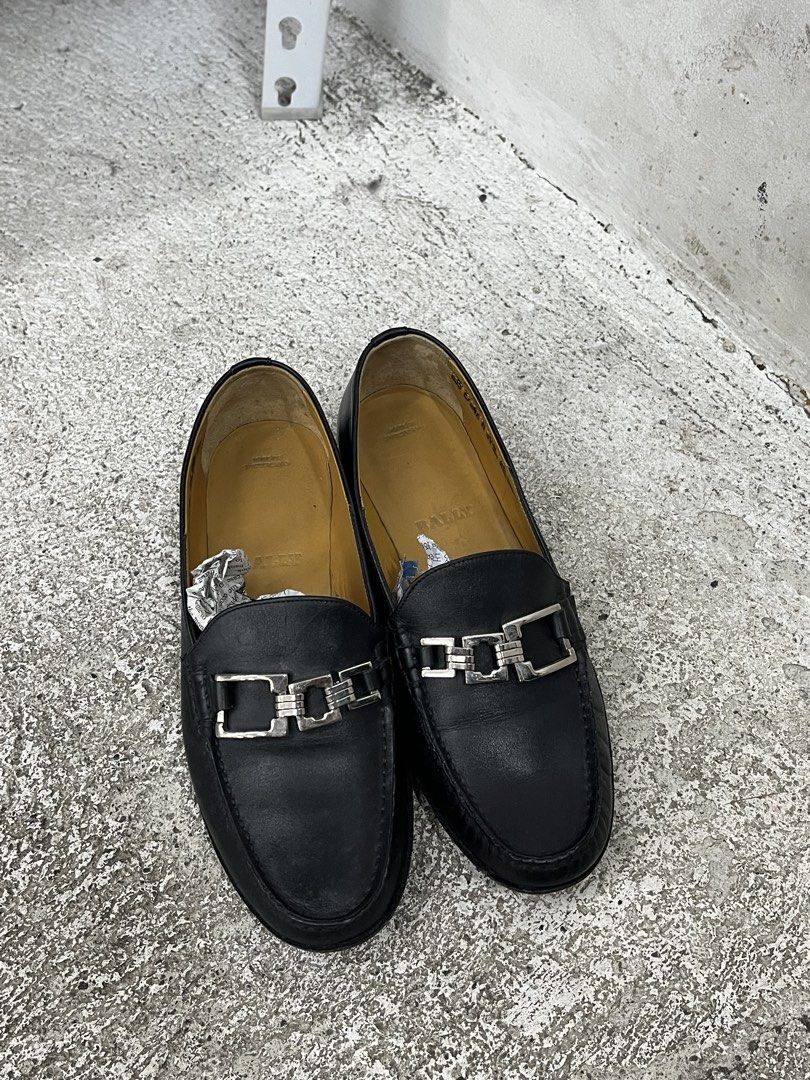 FOR SALE (Category: Flats & Sandals) located in Bulacan. Submitted by sef19 (Listing ID 1463245759, Image 1). Description: BALLY - size : 4.5 womens condition : excellent price : ₱1,580 - mop : gcash / jnt pm 📩📩📩 📍BULACAN.