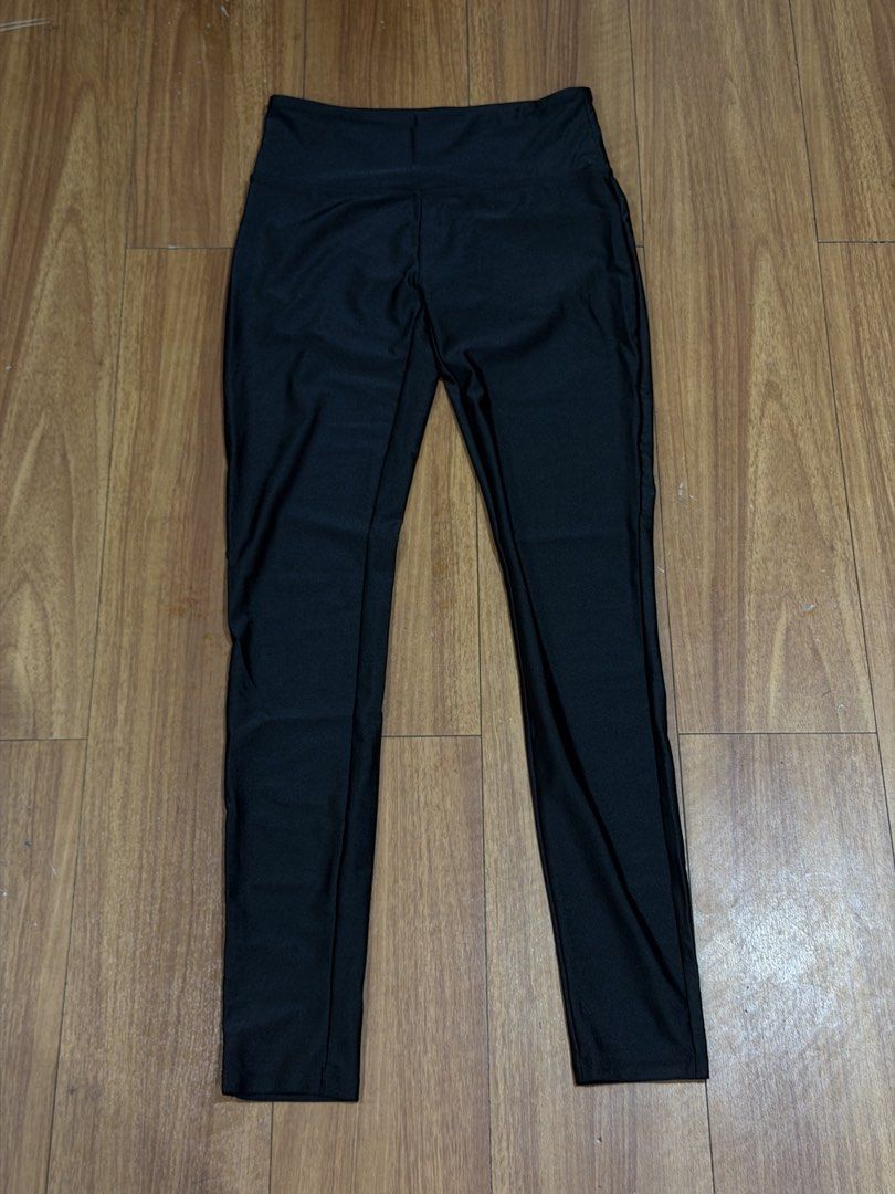 Forever 21 Black High Waisted Leggings (Category: Other Bottoms) located in Taguig. Submitted by shop.alybuzon (Listing ID 1463160490, Image 1). Description: .