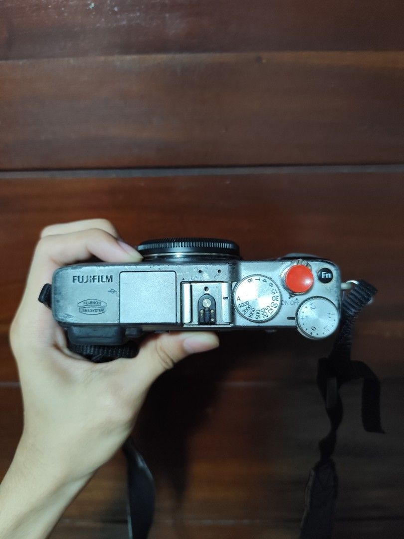 Fujfilm XE1 body only (Category: Cameras) located in Manila. Submitted by duster_o7 (Listing ID 1463250406, Image 2). Description: Honest Issue: Sira po OVF Battery lock naputol Cosmetics 6/10 signs of usage Aside dun working buttons and features Xtrans sensor 1 Inclusions: Camera body only 1 battery Strap Manila area meetup/shipping Test all you want.