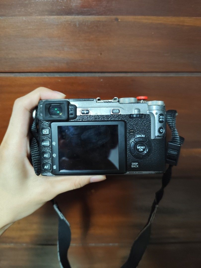 Fujfilm XE1 body only (Category: Cameras) located in Manila. Submitted by duster_o7 (Listing ID 1463250406, Image 3). Description: Honest Issue: Sira po OVF Battery lock naputol Cosmetics 6/10 signs of usage Aside dun working buttons and features Xtrans sensor 1 Inclusions: Camera body only 1 battery Strap Manila area meetup/shipping Test all you want.