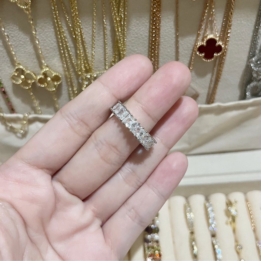 FULL ETERNITY RING (Category: Rings) located in Talavera. Submitted by curatedbykhy (Listing ID 1461498466, Image 1). Description: size 6-7 super sparkly!.