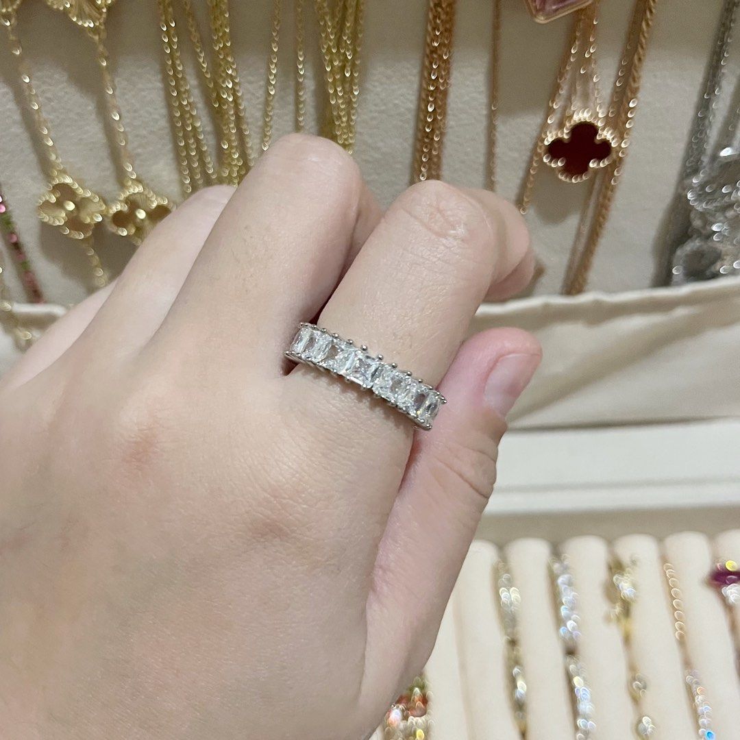 FULL ETERNITY RING (Category: Rings) located in Talavera. Submitted by curatedbykhy (Listing ID 1461498466, Image 2). Description: size 6-7 super sparkly!.
