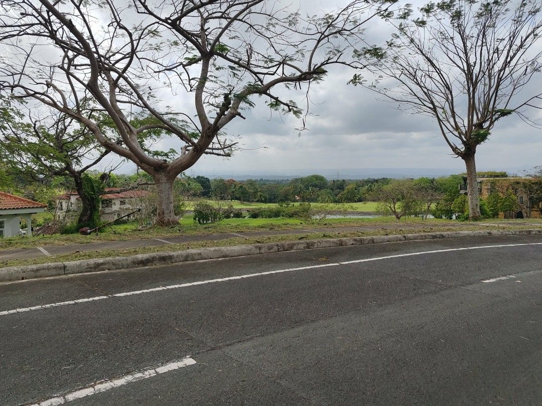 Fullview Taal Tagaytay Highlands (Category: Announcements) located in Makati City. Submitted by xoxogen92 (Listing ID 1463213700, Image 2). Description: 📍Midlands 📌Lot area : 384 sqm ✅Clubshare membership ✅Full view Taal.
