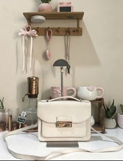 (Category: ) located in . Submitted by thriftniyuno (Listing ID 1463205965, Image 1). Description: .