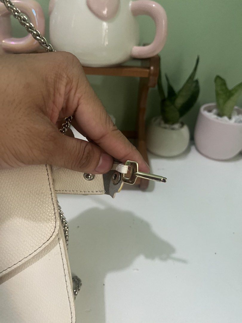 Furla sling (Category: Cross-body Bags) located in Manila. Submitted by thriftniyuno (Listing ID 1463205750, Image 3). Description: good condition.