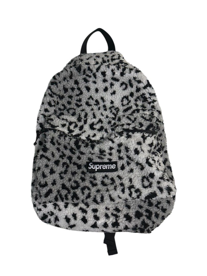 FW17 Supreme Leopard Fleece Backpack White (Category: Backpacks) located in Manila. Submitted by rrare1 (Listing ID 1463150184, Image 1). Description: OS pretty spacious zips r smooth no issues no rips no nothing sumn light n cool funky fuzzy backpack 🐆.