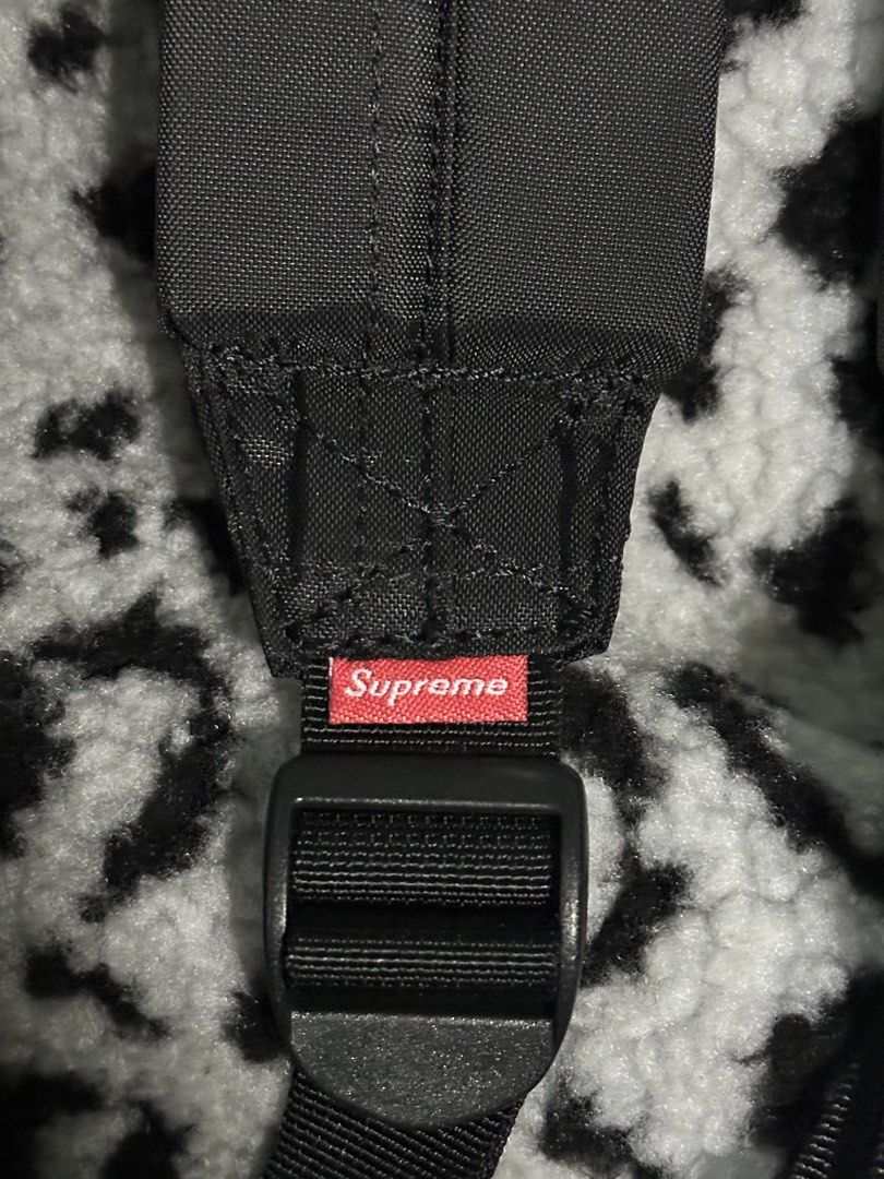 FW17 Supreme Leopard Fleece Backpack White (Category: Backpacks) located in Manila. Submitted by rrare1 (Listing ID 1463150184, Image 3). Description: OS pretty spacious zips r smooth no issues no rips no nothing sumn light n cool funky fuzzy backpack 🐆.