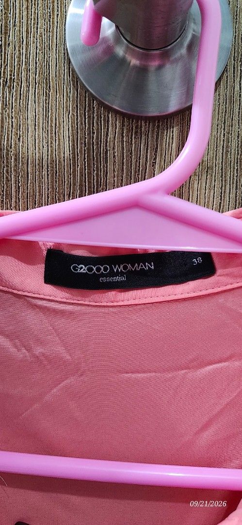 G2000 Woman Essential Top Size 38 (Category: Sleeveless) located in Manila. Submitted by atan2025 (Listing ID 1463226698, Image 1). Description: - Brand: G2000 Woman - Color: Coral Pink - Size: 38 - Fabric: Sheer, lightweight - Style: Essential line, versatile - Features: Great for layering or wearing on its own.