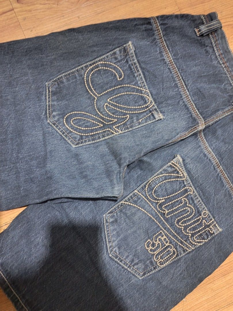 G UNIT DENIM (Category: Shorts) located in Calabanga. Submitted by just-thrift (Listing ID 1463223634, Image 3). Description: G UNIT DENIM JORTS ‎GOOD CONDITION ‎COLOR RATE:9/10 ‎ISSUE SA MAY POCKET ‎SIZE:29 ON TAG PERO PASOK HAGANG SIZE 30 ‎THIGH:13 ‎LENGTH:22 ‎LEG OPENING:11 ‎.
