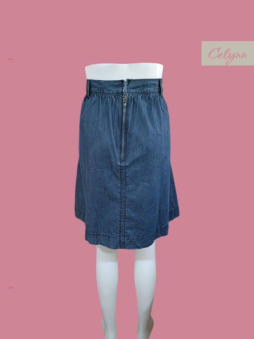 GAP 1969 Soft Denim 65% Lyocell Skirt; Medium (Category: Skirts) located in Moncada. Submitted by celynn.collection (Listing ID 1463175721, Image 3). Description: ✅ PLEASE READ BEFORE ASKING! 😊 ----------------------------------------------------- 📍LOCATION: Pangasinan, Luzon ----------------------------------------------------- ✅ Clothes are THRIFTED or PRE-LOVED unless stated brand new. ----------------------------------------------------- Br
