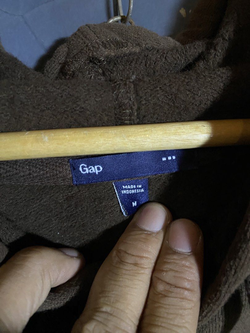 Gap Choco Brown Hoodie (Category: Coats, Jackets and Outerwear) located in Davao. Submitted by msthrifted (Listing ID 1463319447, Image 3). Description: Size M-L No flaws.