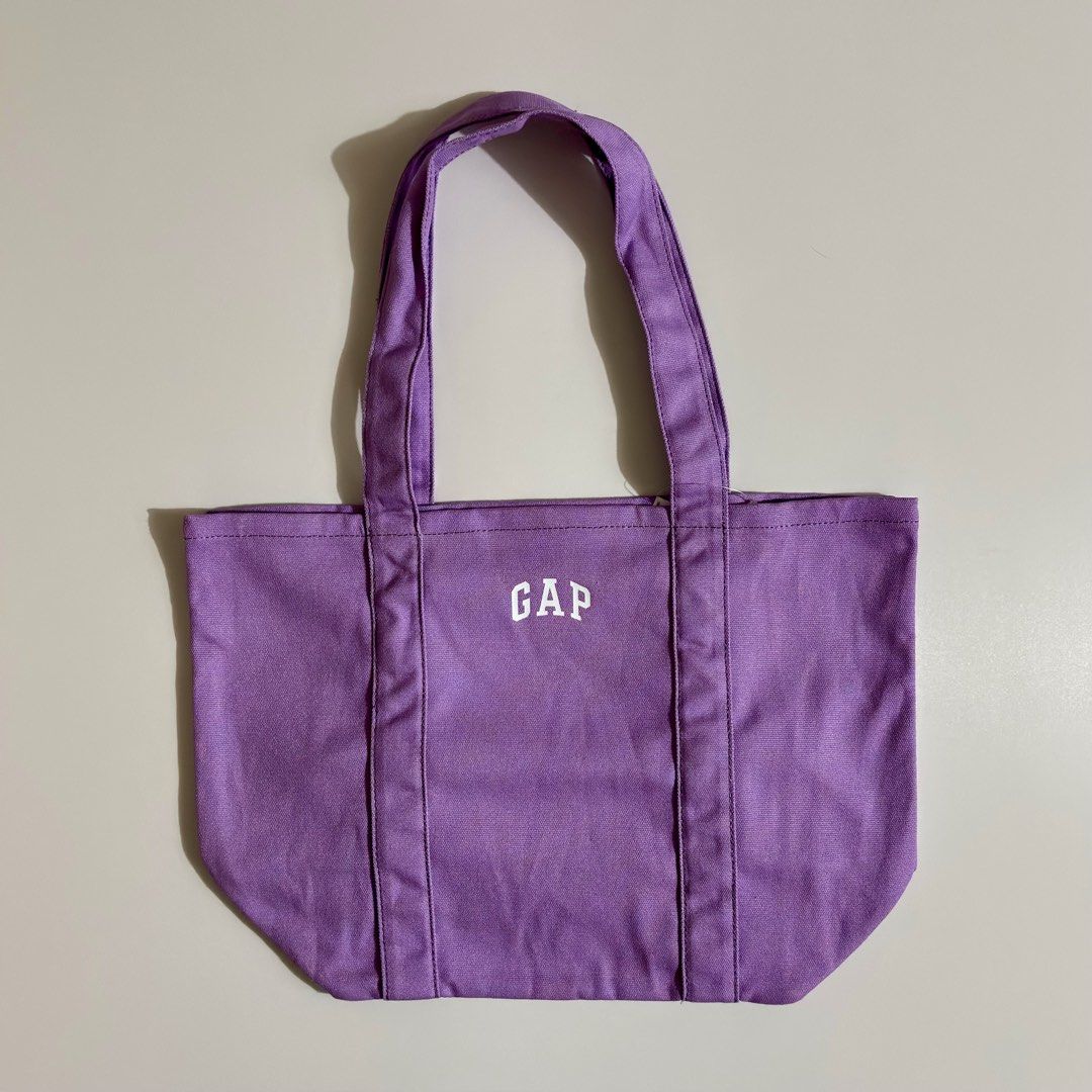 GAP Logo Tote Bags (Category: Tote Bags) located in General Trias. Submitted by upperlaneph (Listing ID 1463135310, Image 3). Description: Mini GAP Logo Tote Bags Dimension (inches): 10” H × 6” W × 10” L Price: ₱1,500 each Available Colorways: • Spring Yellow • Off-White • Algae Green • Summer Purple Plum • Modern Red ✅ 100% Brand New & Authentic (Bought from Canada) We offer same-day delivery via Lalamove and nationwide shipping via J&T and LBC.