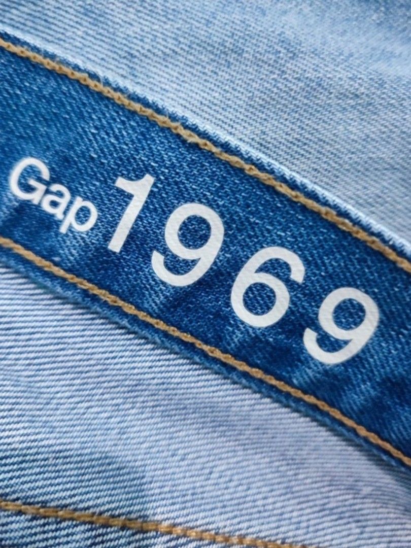 Gap Sexy Boyfriend Ripped Jeans (Category: Jeans) located in Ibajay. Submitted by trendholicrepublique (Listing ID 1463268813, Image 3). Description: Gap Sexy Boyfriend Ripped Jeans 399 Php Color Rate 9.8/10 31 Inches Waistline 37 Inches Length 7 Inches Leg Opening Very Good to Excellent Condition (need wash).