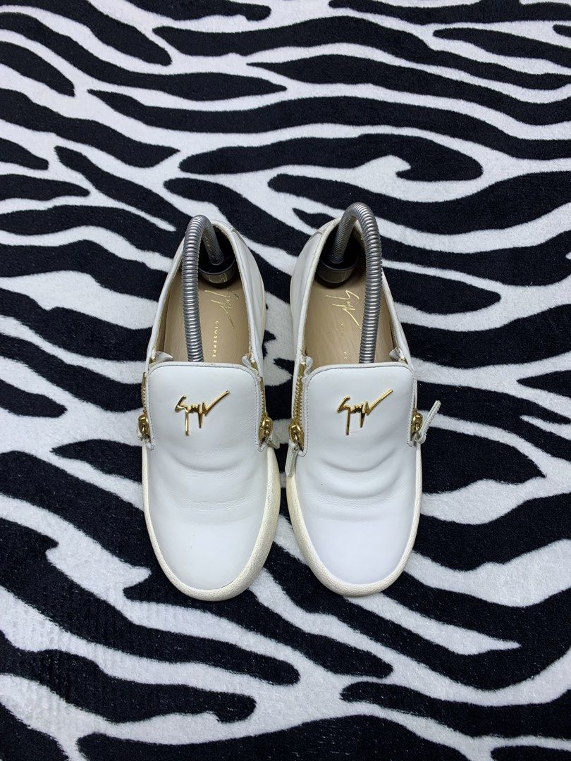GIUSEPPE ZANOTTI (Category: Shoe inserts) located in Cagayan de Oro. Submitted by yooow.c (Listing ID 1463250201, Image 2). Description: GIUSEPPE ZANOTTI size 36 - excellent condition - minor paint scratch - i apologize for not cleaning sa foot part ( busy langs ) - ladies size also - ykk zip.