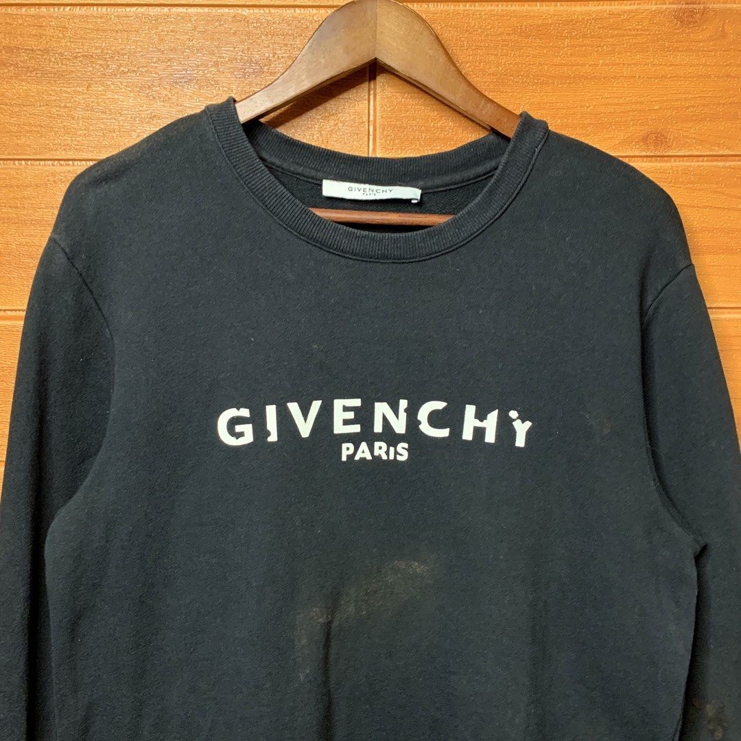 Givencht Paris Crewneck Pullover (Category: Coats, Jackets and Outerwear) located in Quezon City. Submitted by donklasiko (Listing ID 1463124682, Image 3). Description: Condition: 9.5+/10 Pristine condition Issue: non Refer to the dimension 🤗 PM FOR MORE DETAILS NO RETURN, NO EXCHANGE & NO REFUND! ✅I ALSO ACCEPT TRADE/SWAP TO ANYTHING JUST DROP YOUR OFFER Please manage your expectations, this is a secondhand item. What you see is what you get 😊