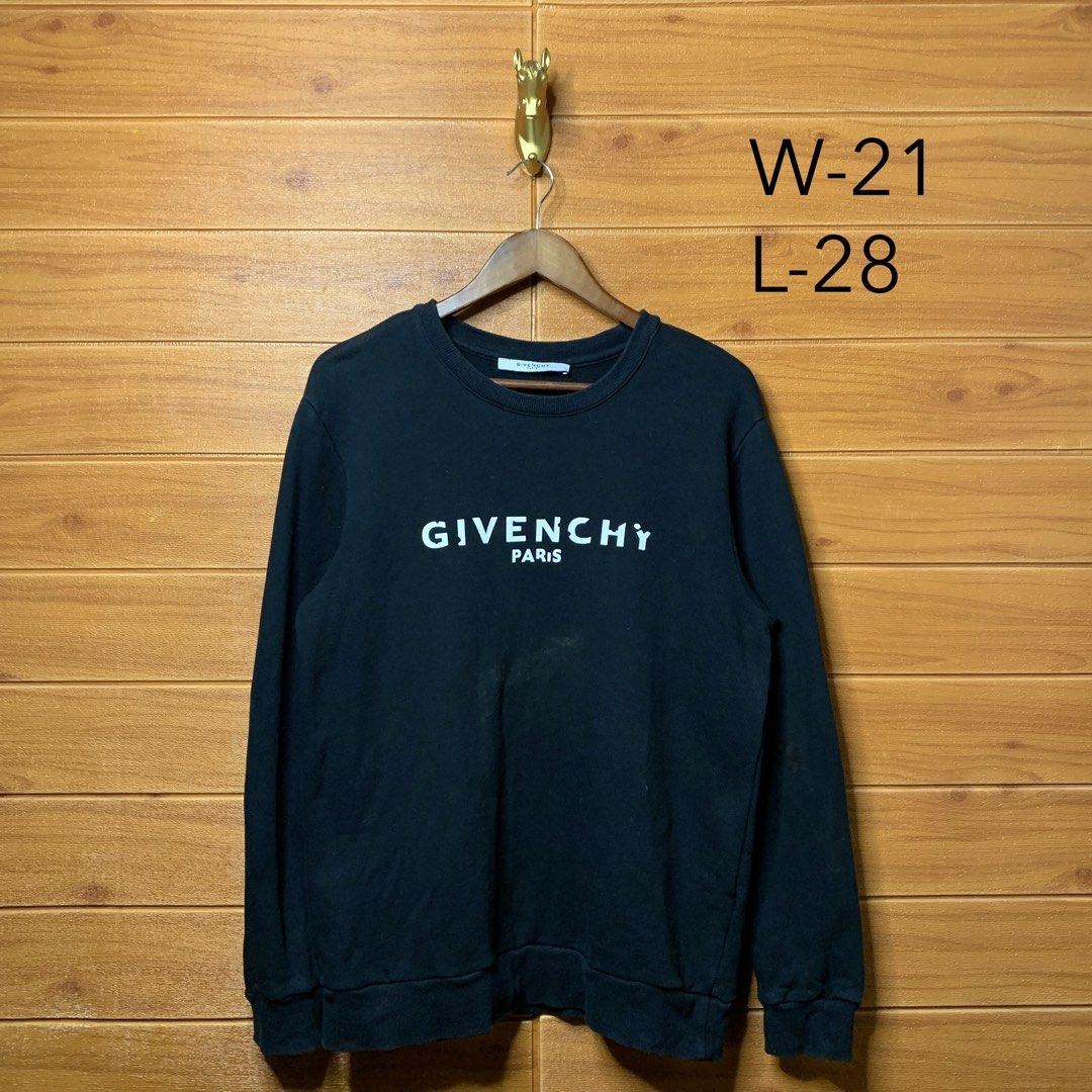Givencht Paris Crewneck Pullover (Category: Coats, Jackets and Outerwear) located in Quezon City. Submitted by donklasiko (Listing ID 1463124682, Image 2). Description: Condition: 9.5+/10 Pristine condition Issue: non Refer to the dimension 🤗 PM FOR MORE DETAILS NO RETURN, NO EXCHANGE & NO REFUND! ✅I ALSO ACCEPT TRADE/SWAP TO ANYTHING JUST DROP YOUR OFFER Please manage your expectations, this is a secondhand item. What you see is what you get 😊