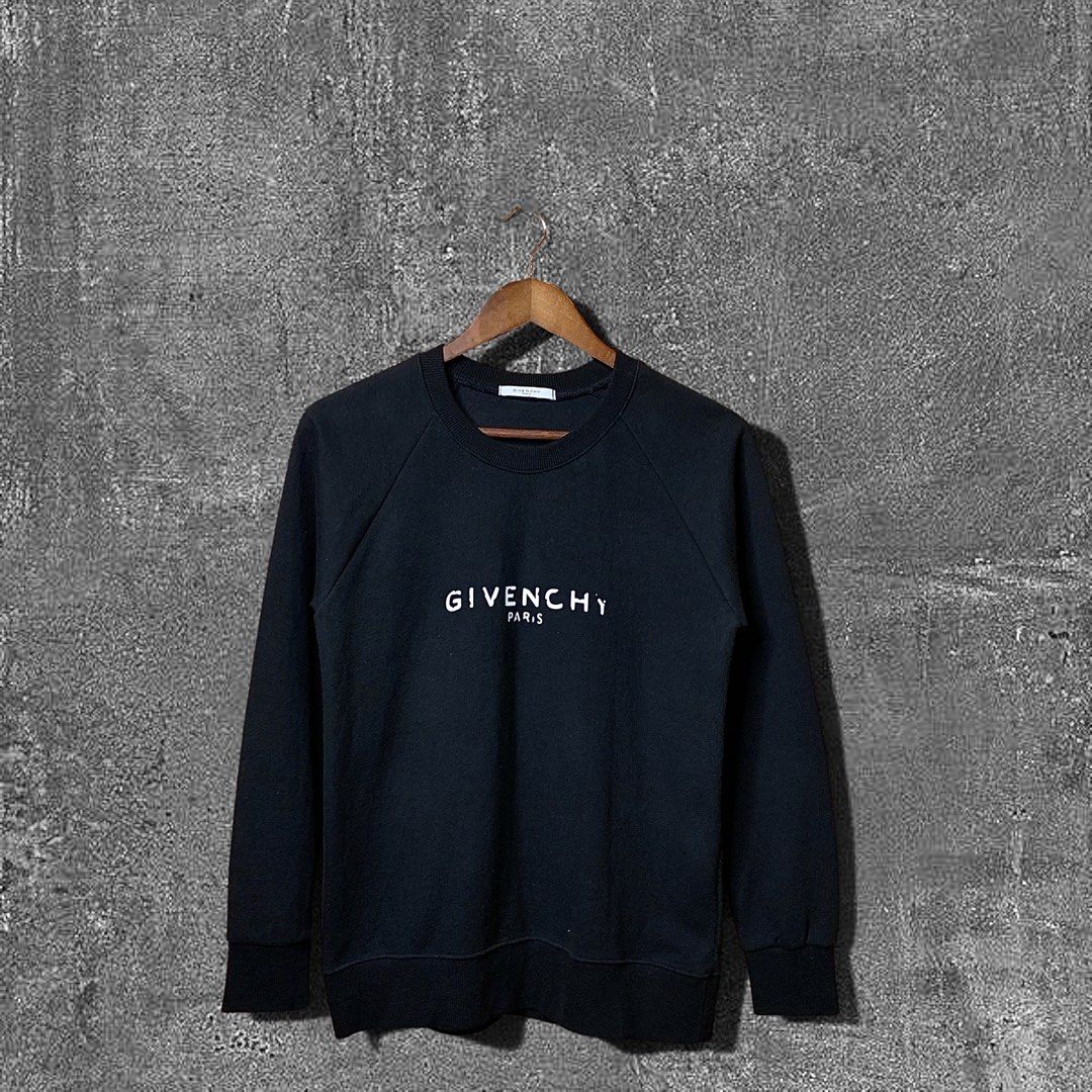 Givenchy Paris Crewneck Pullover (Category: Formal Shirts) located in Quezon City. Submitted by donklasiko (Listing ID 1463122653, Image 1). Description: Condition: 9.5+/10 Pristine condition Issue: non Refer to the dimension 🤗 PM FOR MORE DETAILS NO RETURN, NO EXCHANGE & NO REFUND! ✅I ALSO ACCEPT TRADE/SWAP TO ANYTHING JUST DROP YOUR OFFER Please manage your expectations, this is a secondhand item. What you see is what you get 😊 💵MOP: GCASH, 