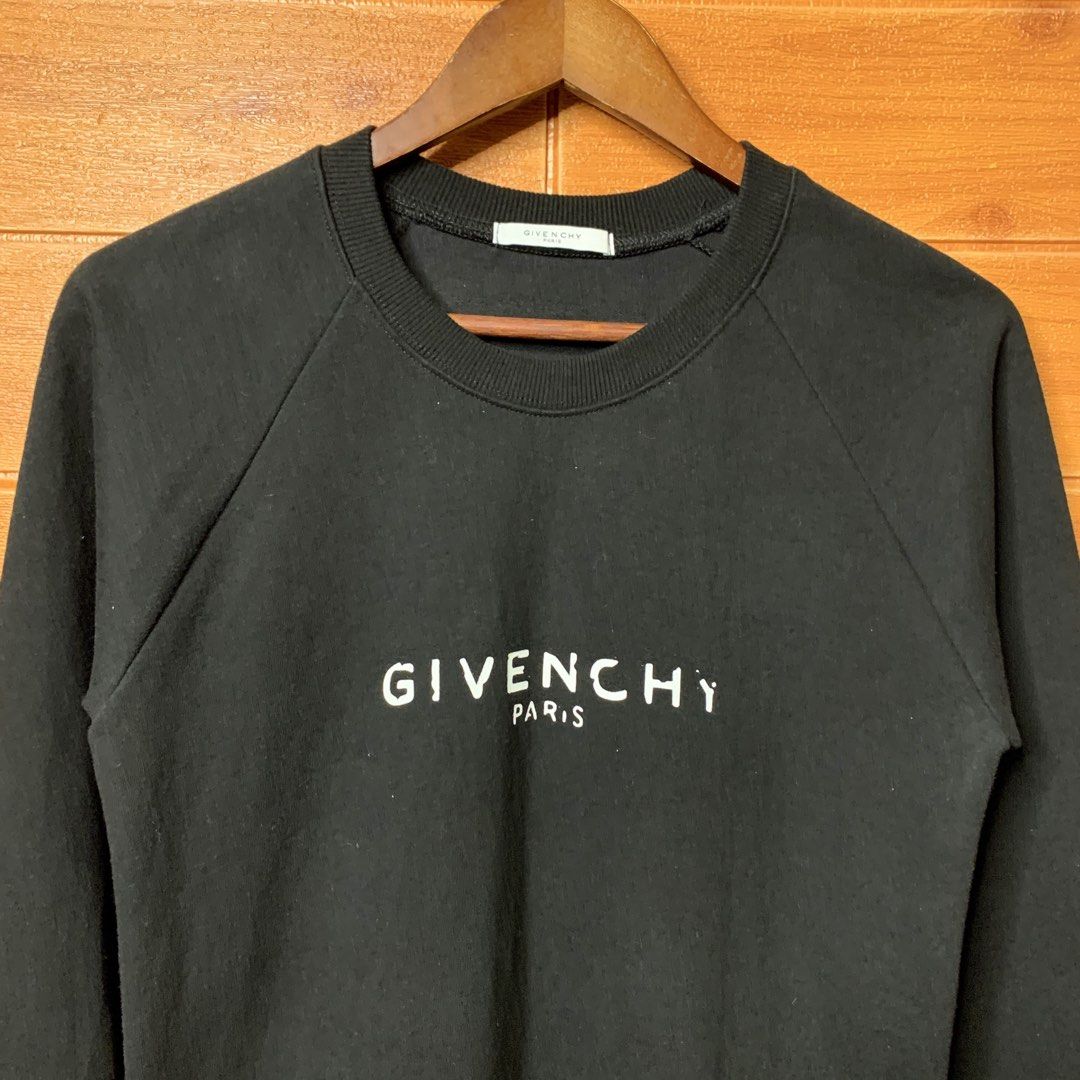 Givenchy Paris Crewneck Pullover (Category: Formal Shirts) located in Quezon City. Submitted by donklasiko (Listing ID 1463122653, Image 3). Description: Condition: 9.5+/10 Pristine condition Issue: non Refer to the dimension 🤗 PM FOR MORE DETAILS NO RETURN, NO EXCHANGE & NO REFUND! ✅I ALSO ACCEPT TRADE/SWAP TO ANYTHING JUST DROP YOUR OFFER Please manage your expectations, this is a secondhand item. What you see is what you get 😊 💵MOP: GCASH, 