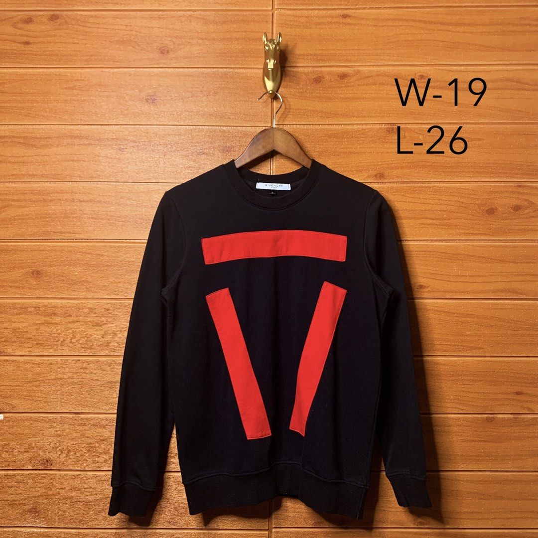 Givenchy Paris Crewneck Pullover (Category: Formal Shirts) located in Quezon City. Submitted by donklasiko (Listing ID 1463124543, Image 2). Description: Condition: 9.5+/10 Pristine condition Issue: non Refer to the dimension 🤗 PM FOR MORE DETAILS NO RETURN, NO EXCHANGE & NO REFUND! ✅I ALSO ACCEPT TRADE/SWAP TO ANYTHING JUST DROP YOUR OFFER Please manage your expectations, this is a secondhand item. What you see is what you get 😊 💵MOP: GCASH, 