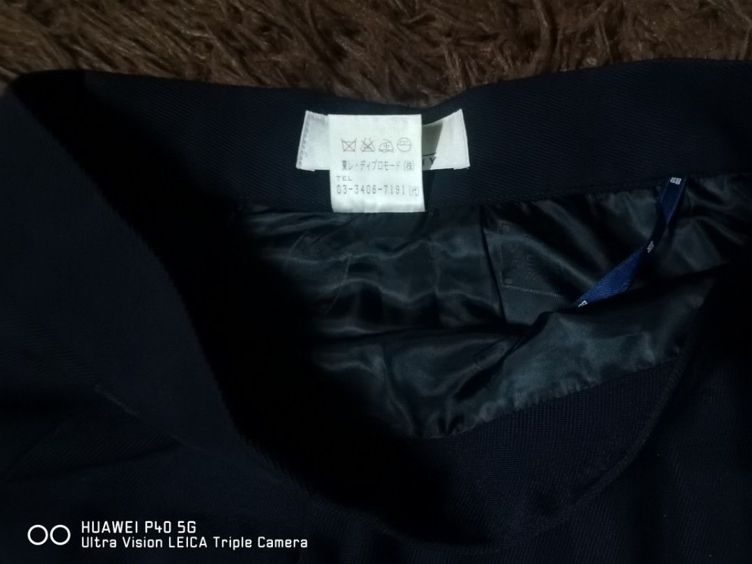 Givenchy Skirt (Category: Skirts) located in Manila. Submitted by reddvelasquez.2 (Listing ID 1463128491, Image 3). Description: Givenchy Skirt 24 Waistline 23 Length Like New Condition 800 pesos PM .