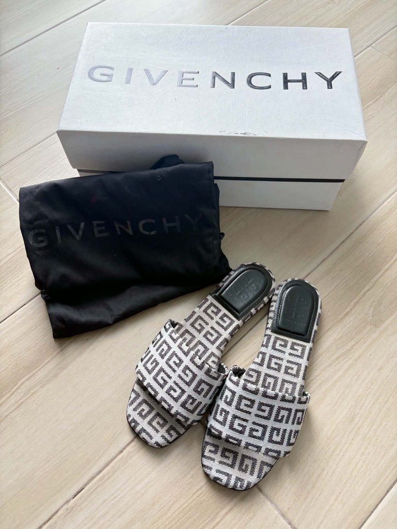 Givenchy Slides (Category: Sneakers & Footwear) located in Quezon City. Submitted by cel1111 (Listing ID 1463261577, Image 2). Description: Givenchy Slides Size 35 Slightly used With dust bag & box ₱10,000.