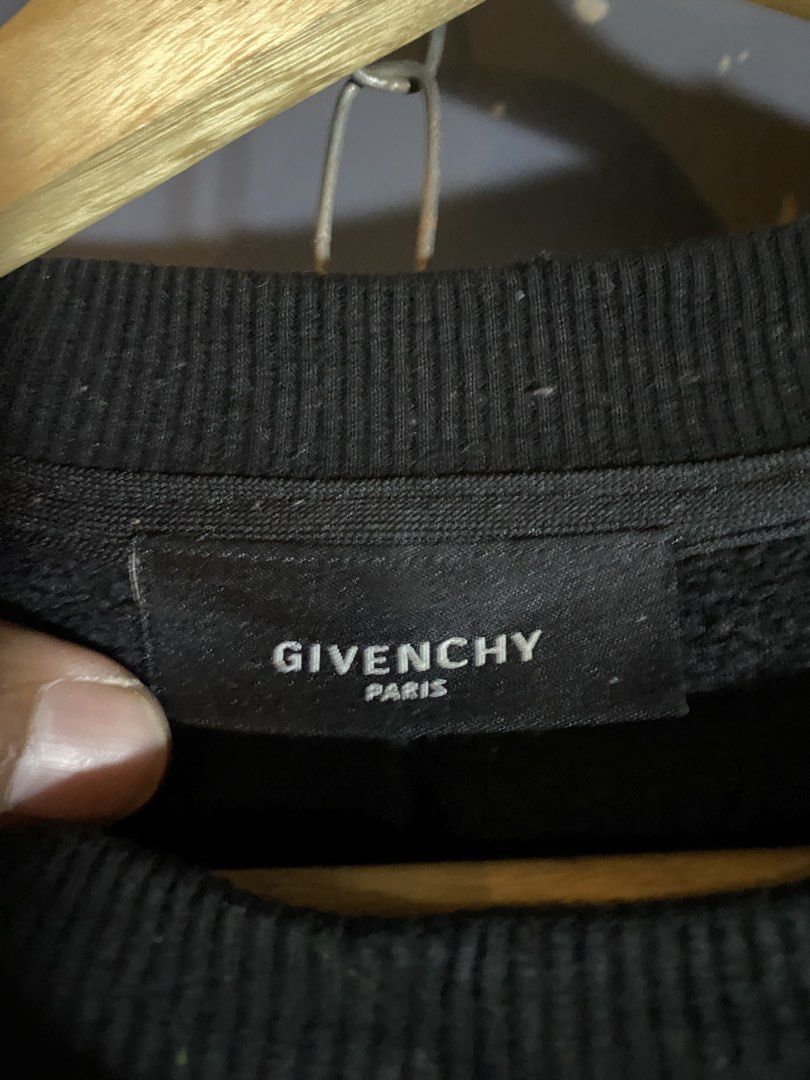 Givenchy Sweater (Category: Luxury Apparel) located in Davao. Submitted by msthrifted (Listing ID 1463319751, Image 2). Description: Size S can fit M-L No flaws.