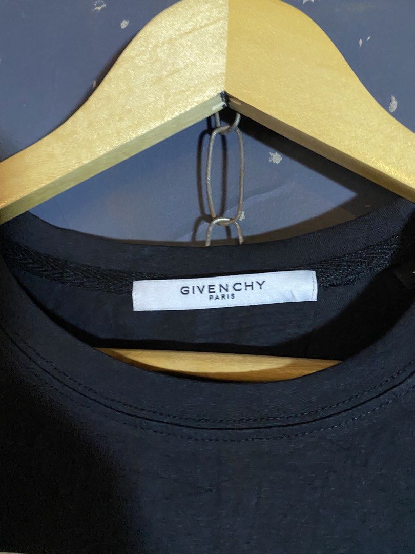Givenchy Tee (Category: Luxury Apparel) located in Davao. Submitted by msthrifted (Listing ID 1463320253, Image 2). Description: Size M-L No issues.