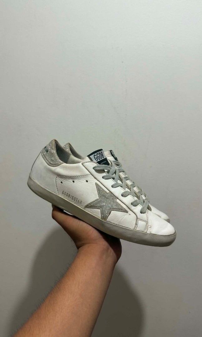 Golden goose sneakers (Category: Sneakers & Footwear) located in Koronadal. Submitted by mannylagada880 (Listing ID 1463204117, Image 1). Description: in good condition Authentic 💯 coded ✅️ ship nationwide ✈️.