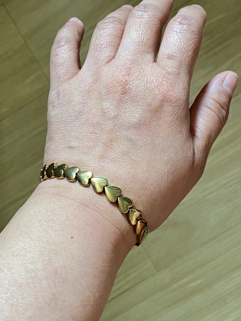 Golden Hematite Heart Bangle Bracelet (Category: Bracelets) located in Pasig City. Submitted by talaversify (Listing ID 1463168877, Image 3). Description: Semi-precious stone: Hematite Stone size: 8mm Wrist size: 16cm 💠 Natural stone 💠.