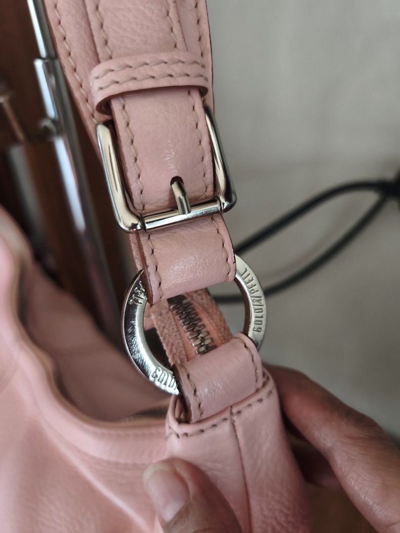 GOLD↗️PFEIL HOBO BAG (Category: Shoulder Bags) located in Quezon City. Submitted by uydaisy1979 (Listing ID 1463177343, Image 3). Description: .