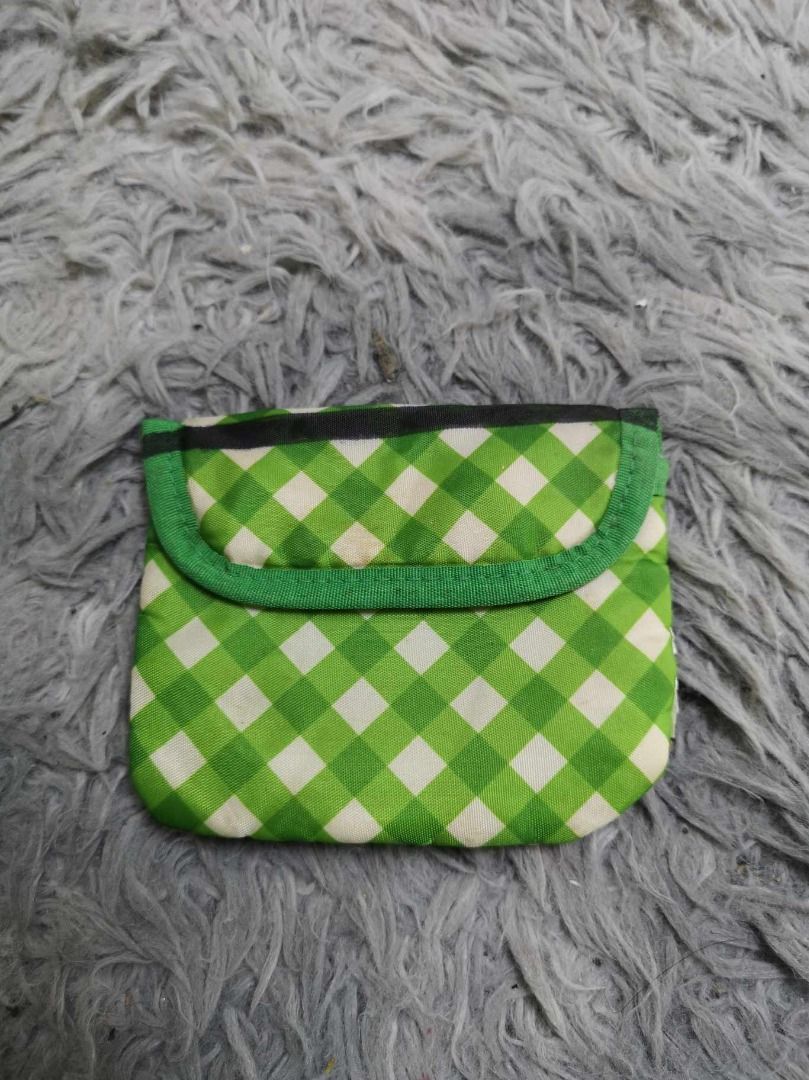 Green & White Checkered Fabric Coin Purse (Category: Wallets & Card holders) located in Santa Cruz. Submitted by jmy_surplus.2 (Listing ID 1463245215, Image 1). Description: Size ; L - 4.5 W - 5.4 Color ; Green Type ; Purse Brand ; No brand Material ; Fabric Style ; Green Checkered Coin Purse LR 129 JMY 4 Batch #223.
