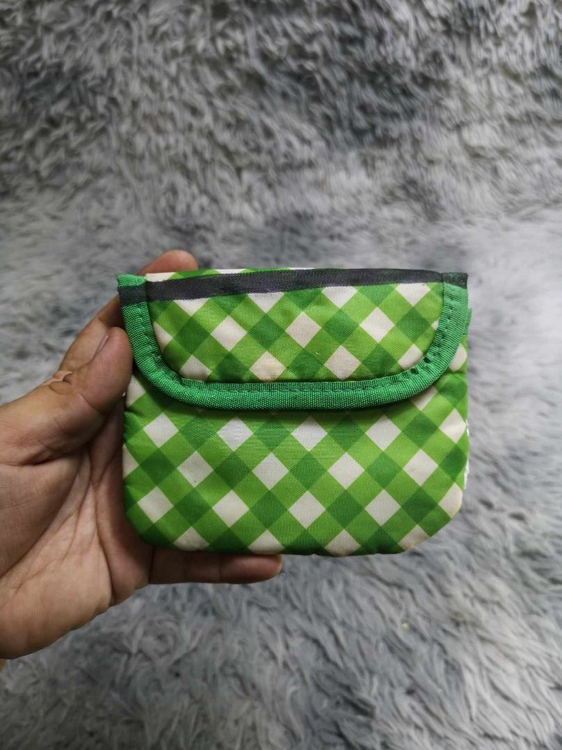 Green & White Checkered Fabric Coin Purse (Category: Wallets & Card holders) located in Santa Cruz. Submitted by jmy_surplus.2 (Listing ID 1463245215, Image 2). Description: Size ; L - 4.5 W - 5.4 Color ; Green Type ; Purse Brand ; No brand Material ; Fabric Style ; Green Checkered Coin Purse LR 129 JMY 4 Batch #223.