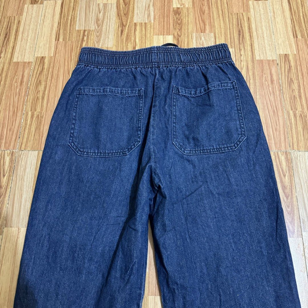 GU MEN’S DENIM CHEF PANTS (Category: Jeans) located in Manila. Submitted by thrifthing_121102 (Listing ID 1463157945, Image 3). Description: GU MEN’S DENIM CHEF PANTS •SIZE MEDIUM •WAIST - 28-33” •LENGTH - 37” •HEM - 7” •EXCELLENT CONDITION •CUT TAG ONLY ₱499 + SF ✅All items are in excellent to new condition. ✅Color may vary due to lighting. 📦J&T Express or Lalamove Shipping. 💸Gcash Payment. 📍Moonwalk, Paranaque City.