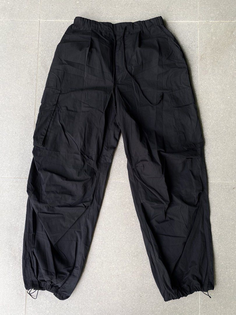 GU Parachute Cargo Pants (Category: Activewear) located in Davao. Submitted by vanthriftfinds5 (Listing ID 1463229711, Image 1). Description: •Size: 26-30 on waist •Length: 38.5 No issue Excellent condition Color rate: 9.9/10 DM TO PURCHASE.📩 🏙️ Location: Davao City 8000 📌Shipping Nationwide. Payment First Basis. No COD. Can provide ids and vouch for your safety. Mode of payment: Gcash Delivery Courier: JNT EXPRESS,LBC 📌Likes, reacts, comment