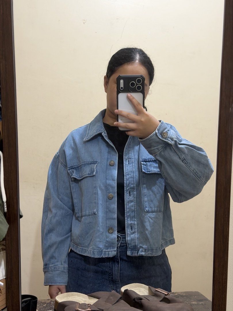 GU WOMEN’S DENIM CROPPED JACKET (Category: Coats, Jackets and Outerwear) located in Manila. Submitted by thrifthing_121102 (Listing ID 1463151821, Image 2). Description: GU WOMEN’S DENIM CROPPED JACKET •SIZE SMALL •WIDTH - 21” •LENGTH - 20” •EXCELLENT CONDITION •NO ISSUES ₱599 + SF ✅All items are in excellent to new condition. ✅Color may vary due to lighting. 📦J&T Express or Lalamove Shipping. 💸Gcash Payment. 📍Moonwalk, Paranaque City.