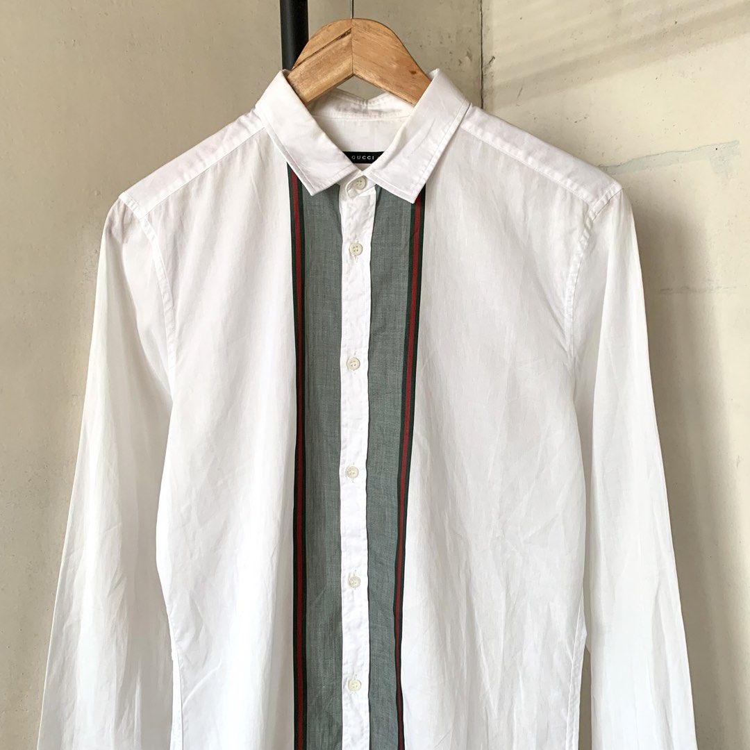 GUCCI (Category: Luxury Apparel) located in Cebu City. Submitted by thegoodleftovers (Listing ID 1463217492, Image 3). Description: GUCCl •Condition: 9.5/10 •Color rate: 9.5/10 •Issue: none •Size: L Lenth 28 Width 21 Php + sf 📩 more details Cebu City.