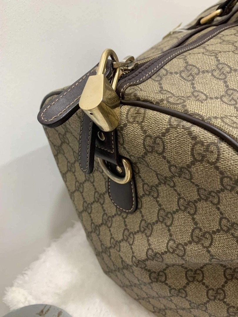 Gucci Bando 50 (Category: Luxury Bags & Wallets) located in Iloilo. Submitted by jananapad (Listing ID 1463136654, Image 2). Description: Gucci Bandou 50cm With padlock and keys Rank ab GUARANTEED ORIGINAL #10.