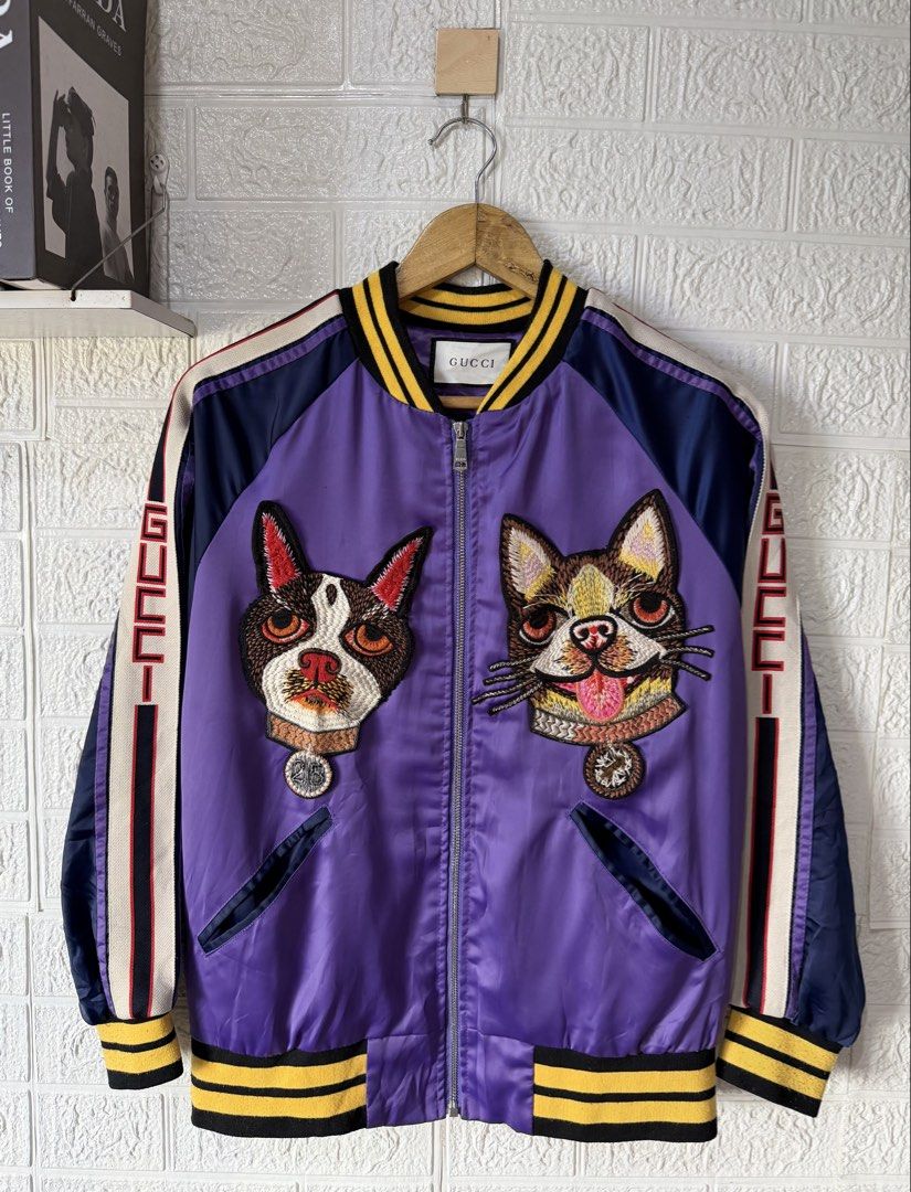 GUCCI BOSCO & ORSO SATIN BOMBER JACKET (Category: Luxury Apparel) located in Baguio. Submitted by kds_stuffs (Listing ID 1463156356, Image 2). Description: Mine: 750 📍GUCC1 bosco & orso satin bomber jacket 😍 Gucc1 puller ✨ Size: M-L Dimension: 25.5L x 20.5W Color rate: 9/10 Issue: ❌ Excellent condition Need wash Gandara neto 💗.