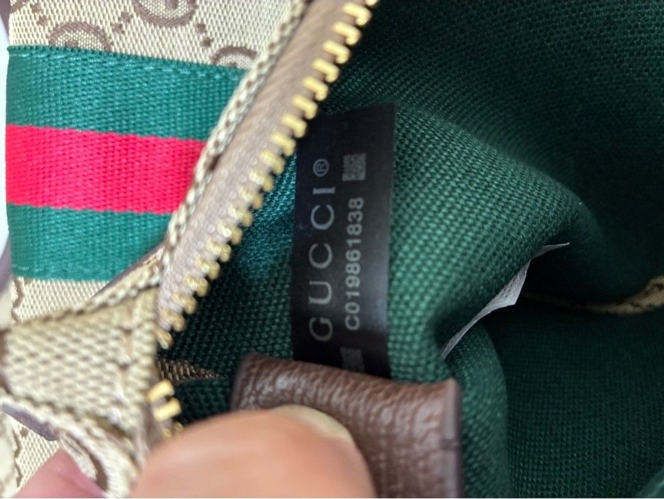 Gucci Giglio Large (Category: Luxury Bags & Wallets) located in Manila. Submitted by luxtimeless (Listing ID 1463213066, Image 3). Description: .