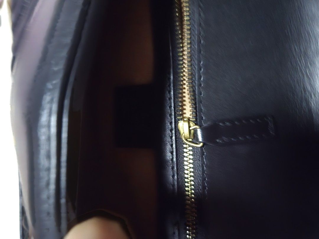 Gucci MarmontShoulder Bag Black Leather (Category: Luxury Bags & Wallets) located in Bulacan. Submitted by row01 (Listing ID 1463147968, Image 3). Description: -Japan pre-loved - Genuine black leather Gucci Marmont bag - Iconic GG logo hardware - Versatile chain strap - Interior zip pocket for essentials - Made in Italy - Comes with dust bag.