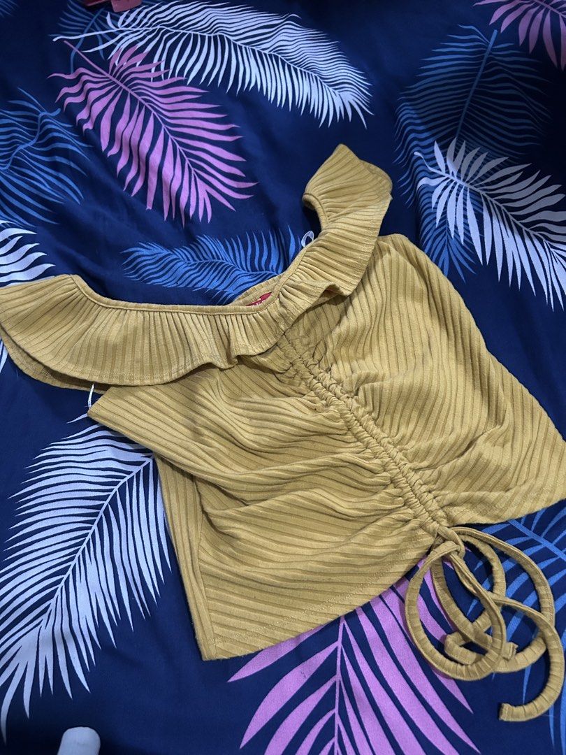 Guess Off Shoulder Top (Category: Blouses) located in Caloocan City. Submitted by maine_grc (Listing ID 1463175050, Image 1). Description: It was given to me by my tita from Canada but I actually have never worn it. Color: mustard yellow .