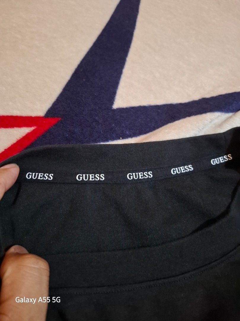 GUESS SWEATSHIRT (Category: Hoodies) located in Antipolo. Submitted by goldentiger-ac44 (Listing ID 1463267938, Image 3). Description: Guess sweatshirt Size small ro medium good condition price 375.