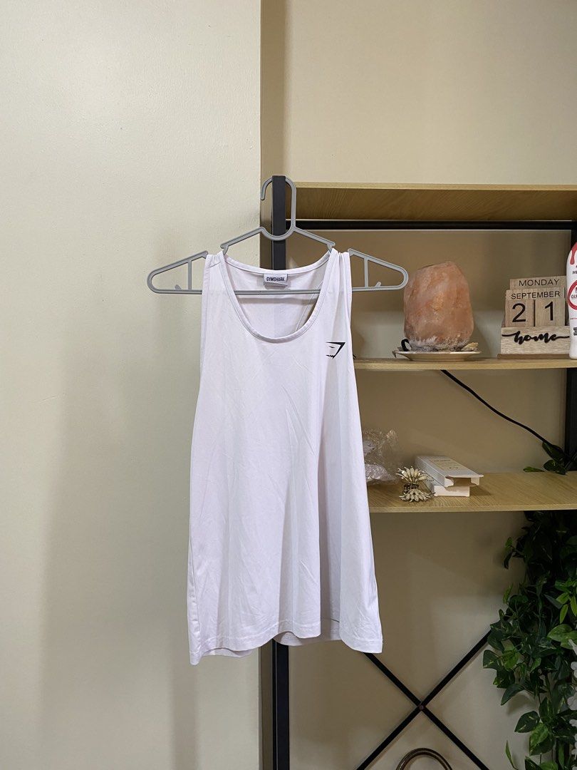 Gymshark Training Vest Tank Top (Category: Activewear) located in Tabaco. Submitted by hidden_gem.2 (Listing ID 1463202783, Image 2). Description: No issue Likenew Xs.