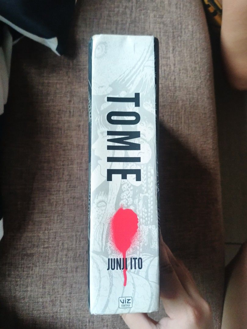 (Hardbound) Authentic Junji Ito Tomie Manga (Category: Comics & Manga) located in Butuan. Submitted by fluttershysshop (Listing ID 1463203984, Image 2). Description: -RFS: Letting go of my old collections for funds. -MOP: Gcash -MOD: Jnt or LBC The shipping fee will be shouldered by the buyer..