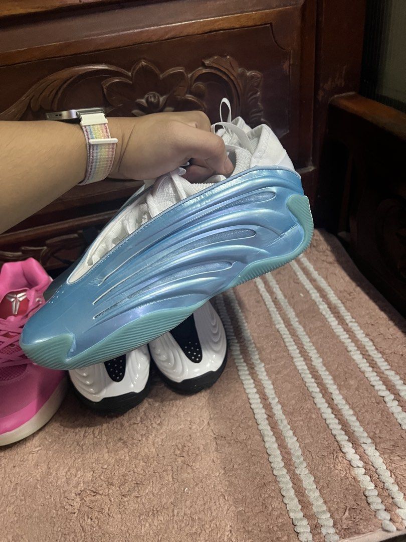 Harden volume 9 and 10 (Category: Sneakers) located in Manila. Submitted by puredragon_41a66b (Listing ID 1463249648, Image 2). Description: Harden volume 9, used once Harden volume 10, fitted TopG.