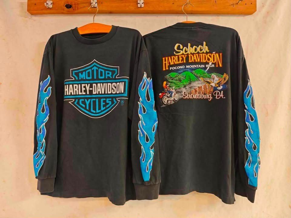 Harley Davidson Longsleeve (Category: Coats, Jackets and Outerwear) located in Manila. Submitted by trademarksallstyleshoppe (Listing ID 1463265724, Image 1). Description: Thailand Bootleg L / XL No side seam Single stitch.