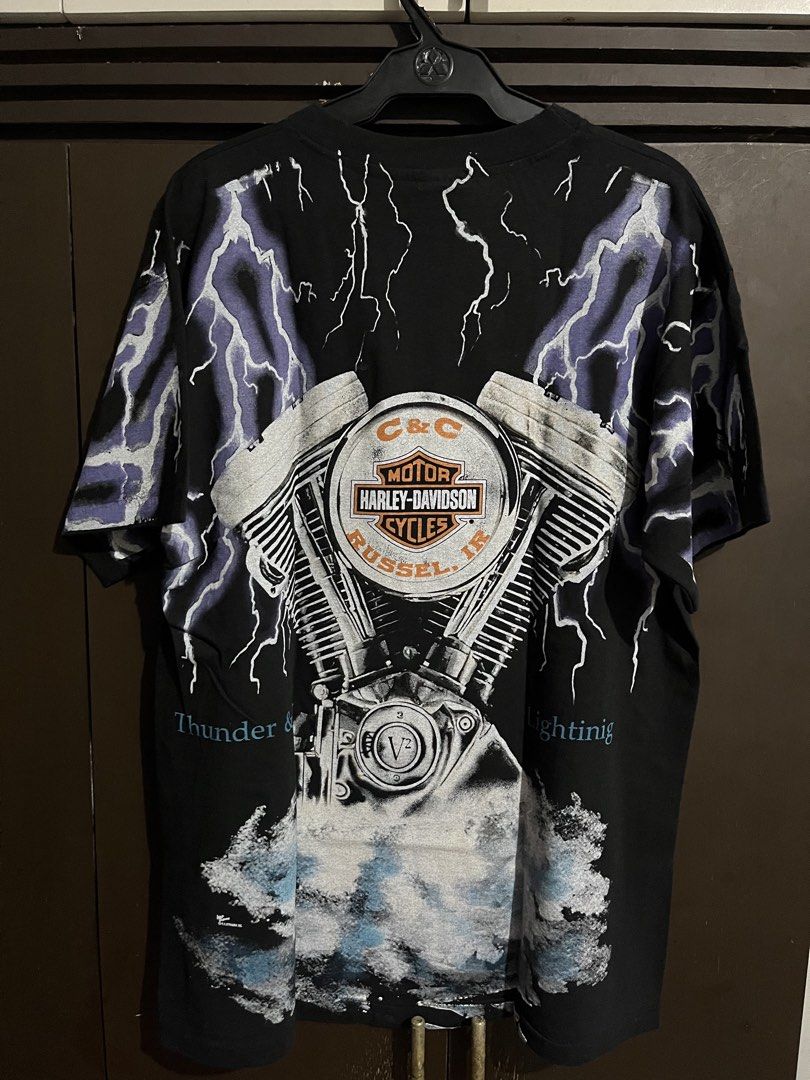 HD BUNDLE (Category: Tshirts & Polo Shirts ) located in Angeles City. Submitted by borgiethrifts (Listing ID 1463171746, Image 2). Description: Offer lang kayo! Negotiable HD ENGINE AOP (BOOTLEG) Large on tag Dimes Width: 22 Length: 28 No issues, excellent condition 2500 if solo claim (negotiable) HD RED ENGINE Xl on tag Dimes Width: 24 Length: 29 Issues: dot stains (can be seen on pic) HD GRAY POLO SHIRT Xl on tag Dimes Width: 24 Length: 30 Issu