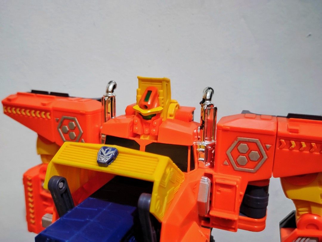 HELLO CARBOT MEGA BOLD TRUCK Transforming Robot (Category: Vehicle & Diecast Models) located in Paranaque City. Submitted by corner24 (Listing ID 1463127164, Image 2). Description: What you see is what you get (AS IS) 2nd Hand Condition, Expect sign of usage No other accessories included ❌ No Box❌ No Reservation/ 1st to Pay Basis Korean/Japan Surplus *Original *Excellent quality *Pls manage your expectations *Onhand and ready to ship *Ships from 