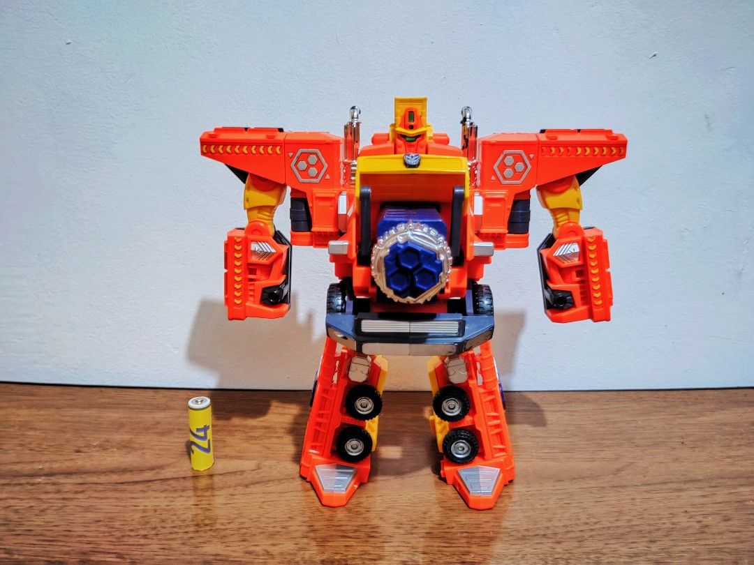 HELLO CARBOT MEGA BOLD TRUCK Transforming Robot (Category: Vehicle & Diecast Models) located in Paranaque City. Submitted by corner24 (Listing ID 1463127164, Image 3). Description: What you see is what you get (AS IS) 2nd Hand Condition, Expect sign of usage No other accessories included ❌ No Box❌ No Reservation/ 1st to Pay Basis Korean/Japan Surplus *Original *Excellent quality *Pls manage your expectations *Onhand and ready to ship *Ships from 