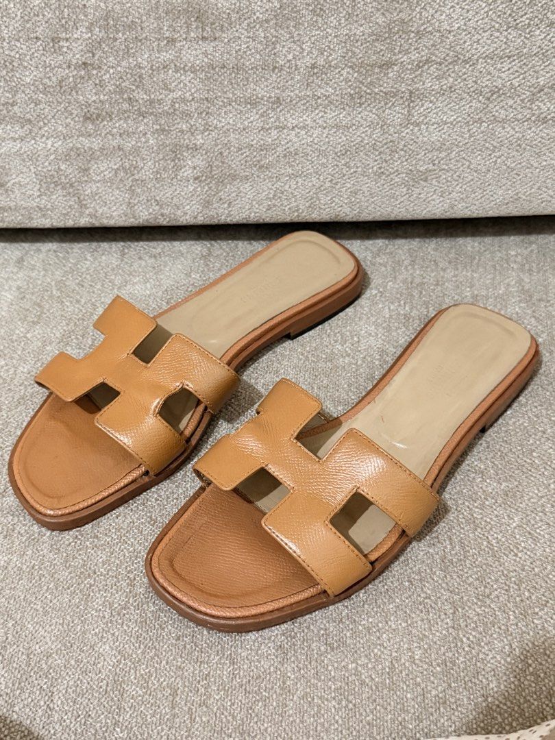 Hermes Oran (Category: Flats & Sandals) located in Quezon City. Submitted by in_vogue (Listing ID 1463193921, Image 2). Description: ⚠️ DISCLAIMER | PLEASE READ CAREFULLY 1. All items are PRELOVED luxury shoes sourced from Japan (JP). 2. Items are shipped in excellent to good condition based on our quality standards. Once the item has been shipped, any damage, wear, or issues that may arise are beyond the seller’s responsibility. Please understan